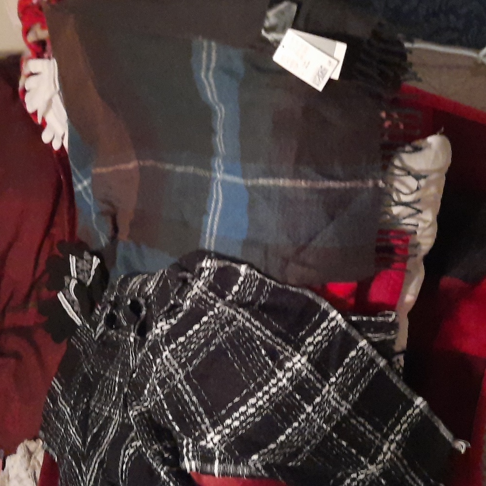 BUNDLE WINTER SCARVES OverSized SHAWL GLOVES Plaid Cashmere Feel New 1w/tag